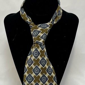Multi-color silk necktie by Mondo di Marco.